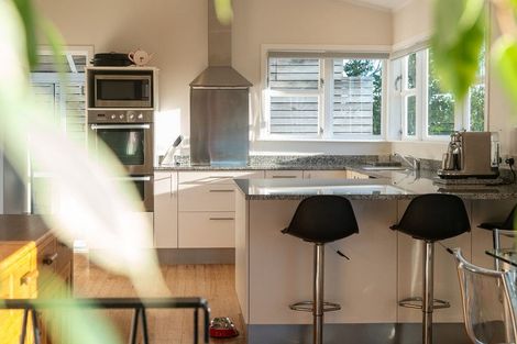 Photo of property in 10 Edgeware Road, Wilton, Wellington, 6012