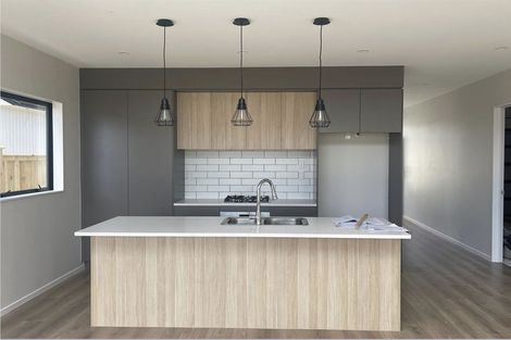 Photo of property in 8 Korowhiti Road, Clarks Beach, 2122