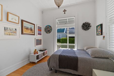 Photo of property in 58 Stanley Point Road, Stanley Point, Auckland, 0624