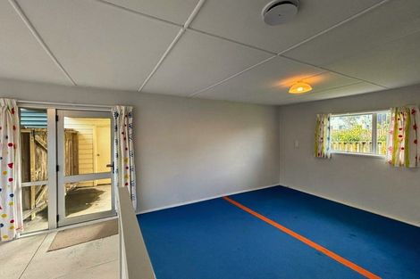 Photo of property in 52 Kurnell Drive, Botany Downs, Auckland, 2010