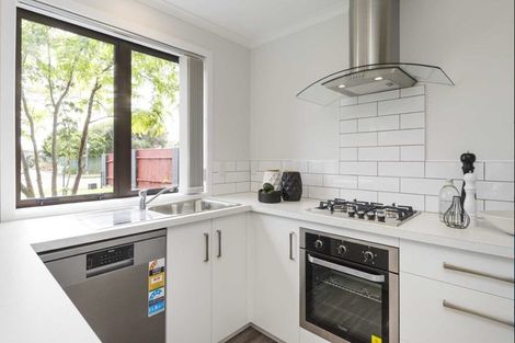 Photo of property in 20 Colonial Place, Kelvin Grove, Palmerston North, 4414