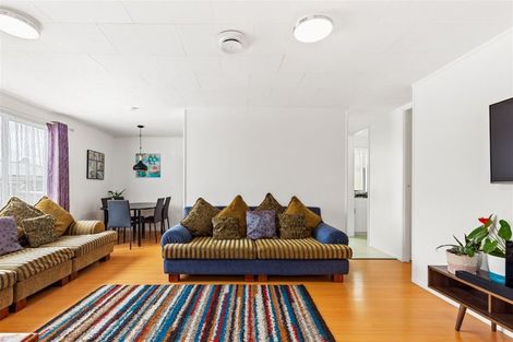 Photo of property in 2/146a Don Buck Road, Massey, Auckland, 0614