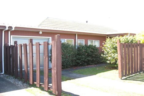 Photo of property in 2 Cypress Grove, Paraparaumu, 5032