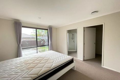 Photo of property in 17 Bonny Crescent, Massey, Auckland, 0614