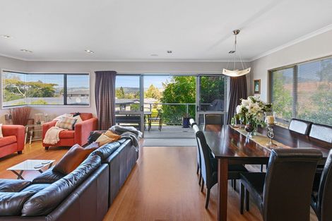 Photo of property in 20b Grand Vue Road, Kawaha Point, Rotorua, 3010