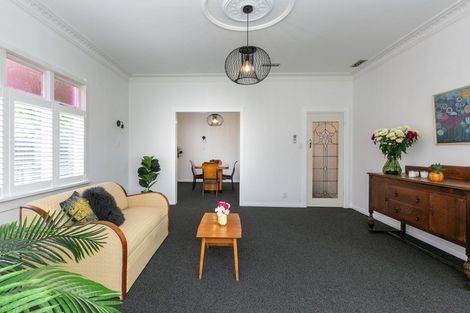 Photo of property in 13 Fitzroy Road, Bluff Hill, Napier, 4110