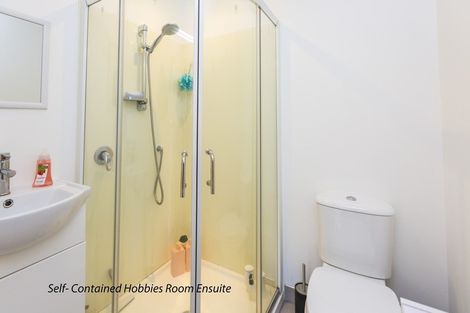 Photo of property in 33 Montgomery Street, Stokes Valley, Lower Hutt, 5019