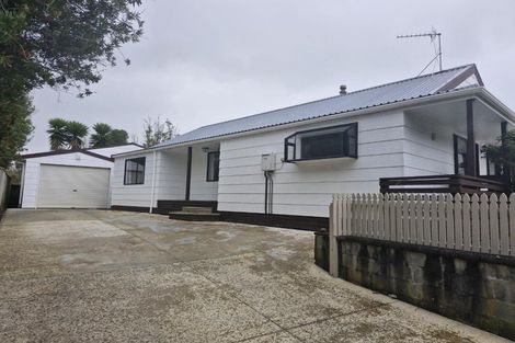 Photo of property in 36 Poplar Grove, Whalers Gate, New Plymouth, 4310