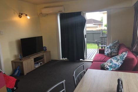Photo of property in 2/67 Dale Crescent, Pakuranga, Auckland, 2010