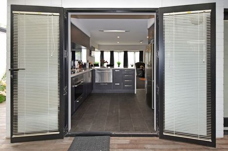 Photo of property in 1 Chatswood Place, Bishopdale, Christchurch, 8051