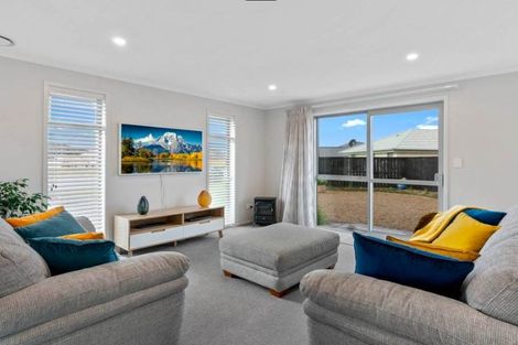 Photo of property in 22 Olney Court, One Tree Point, 0118