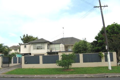 Photo of property in 21 Griffen Park Road, Mount Roskill, Auckland, 1041