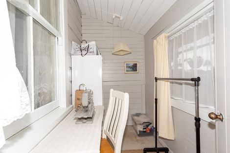 Photo of property in 32 Gloag Street, Waverley, 4510