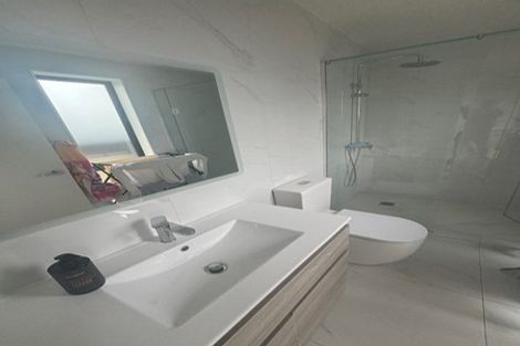 Photo of property in 53 Sunnyheights Road, Orewa, 0931