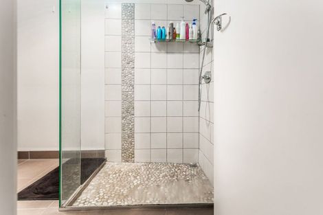 Photo of property in 2 Kilcar Place, Massey, Auckland, 0614