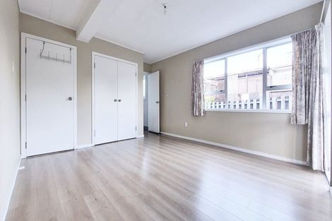 Photo of property in 57a Tiroroa Avenue, Te Atatu South, Auckland, 0610