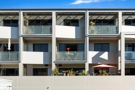 Photo of property in Paramount Apartments, 26/281 Maunganui Road, Mount Maunganui, 3116