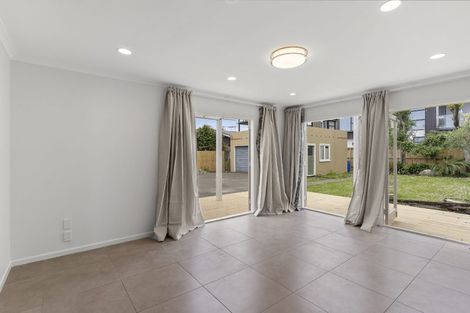 Photo of property in 21 Lomond Street, Takapuna, Auckland, 0622