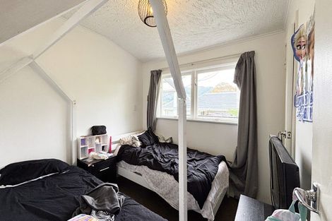 Photo of property in 37 Bird Grove, Stokes Valley, Lower Hutt, 5019