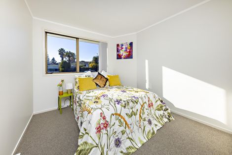 Photo of property in 8 Antalya Place, Manurewa, Auckland, 2102