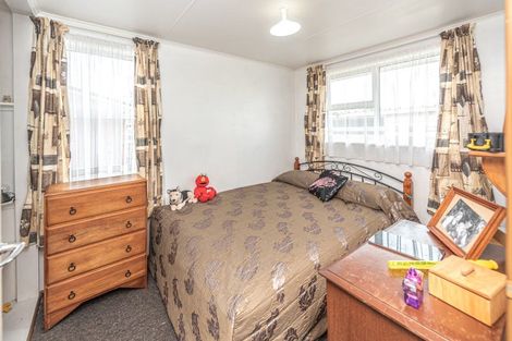 Photo of property in 14 Fergusson Street, Marton, 4710