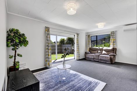 Photo of property in 31 Beaumont Crescent, Frankleigh Park, New Plymouth, 4310