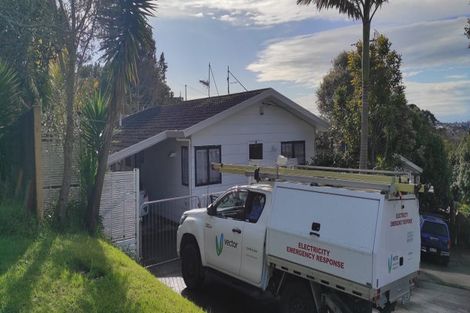 Photo of property in 1/2 Chivalry Road, Glenfield, Auckland, 0629