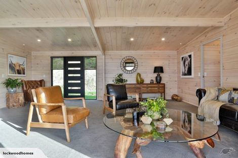 Photo of property in 1994 Great South Road, Bombay, 2675