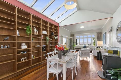 Photo of property in 17 Fairview Crescent, Kelburn, Wellington, 6012