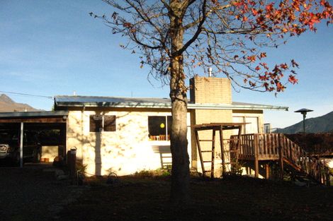 Photo of property in 2 Mincher Road, Kelvin Heights, Queenstown, 9300
