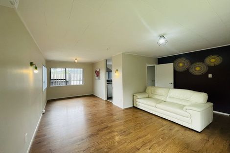Photo of property in 1 John Webster Place, Glen Eden, Auckland, 0602