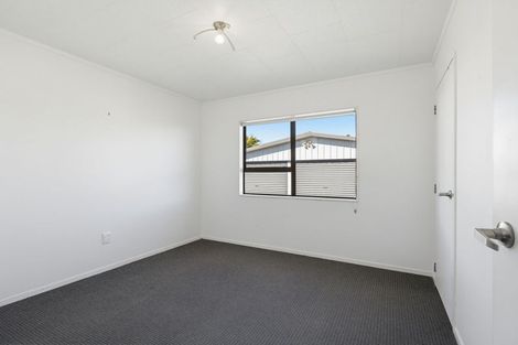 Photo of property in 22 Peter Hall Drive, Kelvin Grove, Palmerston North, 4414