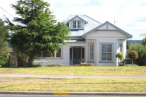 Photo of property in 2/148 Sunset Road, Unsworth Heights, Auckland, 0632