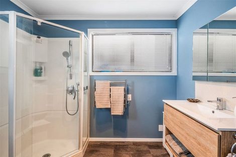 Photo of property in 166 Mark Avenue, Grenada Village, Wellington, 6037