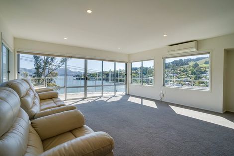 Photo of property in 40 Marine Parade, Macandrew Bay, Dunedin, 9014