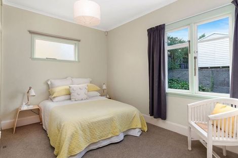 Photo of property in 17 Lonsdale Crescent, Rongotai, Wellington, 6022