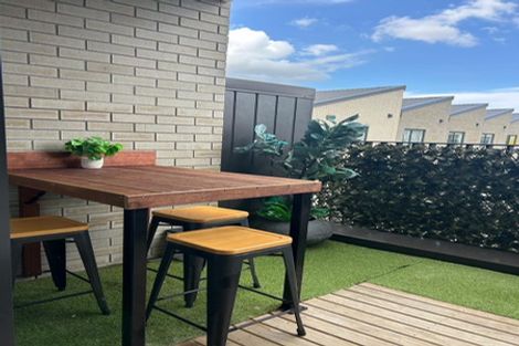 Photo of property in 4/28 Westgate Drive, Westgate, Auckland, 0614