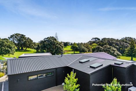Photo of property in 10 Kakariki Lane, Waiwhakaiho, New Plymouth, 4312