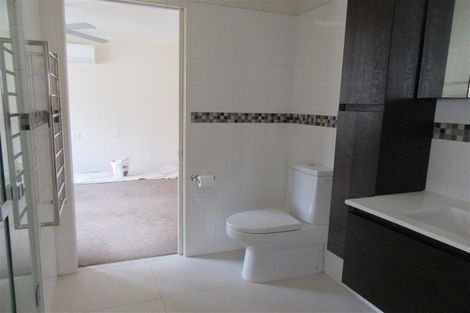 Photo of property in 117a Carlisle Road, Northcross, Auckland, 0632