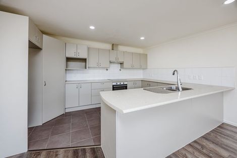 Photo of property in 24 Lime Crescent, Papakura, 2110