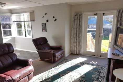 Photo of property in 28 Judd Crescent, Naenae, Lower Hutt, 5011