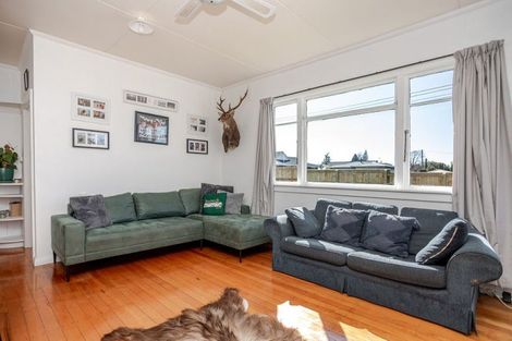 Photo of property in 3 Victoria Avenue, Dannevirke, 4930