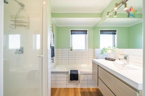 Photo of property in 11 Jasmine Grove, Maungaraki, Lower Hutt, 5010