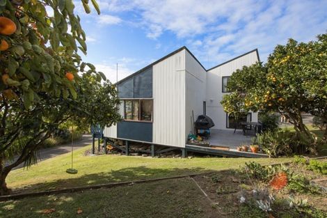 Photo of property in 15 Kaharoa Avenue, Omokoroa, 3114