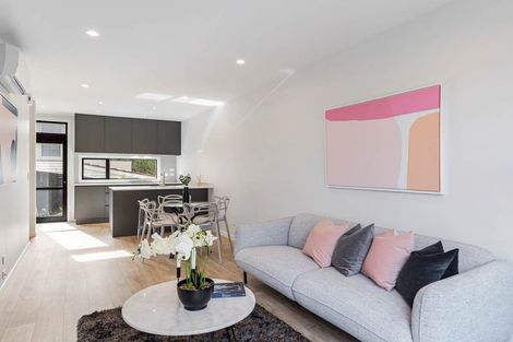 Photo of property in 3/805 Riddell Road, Saint Heliers, Auckland, 1071