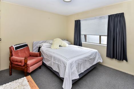 Photo of property in 2/13 Walter Strevens Drive, Conifer Grove, Takanini, 2112