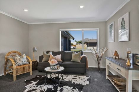 Photo of property in 13 Cooke Farm Grove, Waiwhakaiho, New Plymouth, 4312