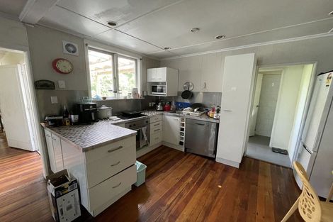Photo of property in 162 Edmonton Road, Te Atatu South, Auckland, 0610