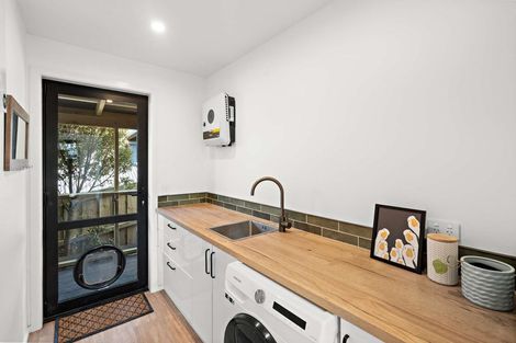 Photo of property in 5 Beach Crescent, Waikuku Beach, 7473