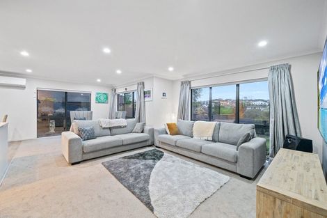 Photo of property in 20 Ina Ville Drive, Pukekohe, 2120